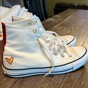 Heart Embroidered Kids High-Top Sneakers - White and Red